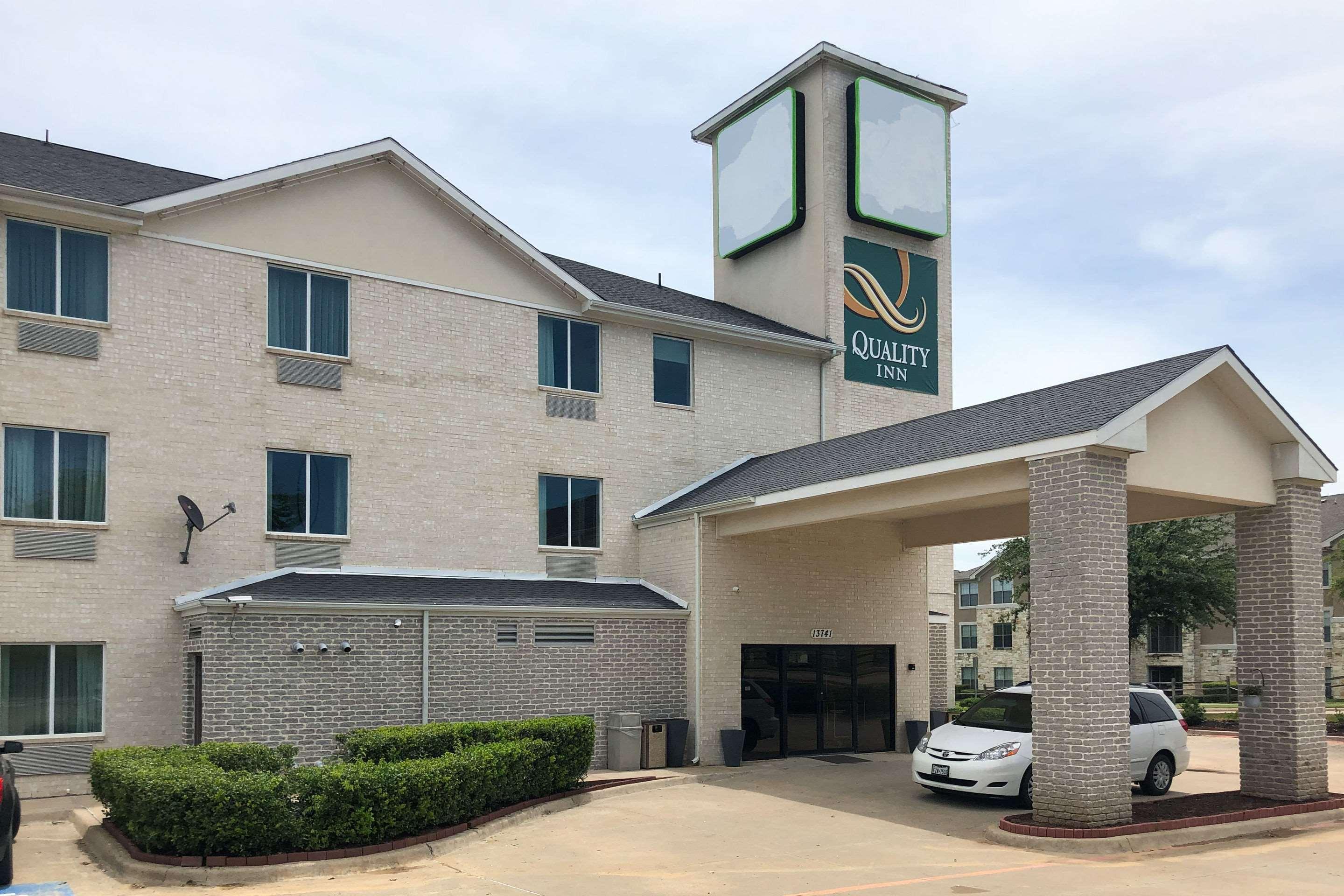 Quality Inn & Suites Roanoke - Fort Worth North Екстер'єр фото