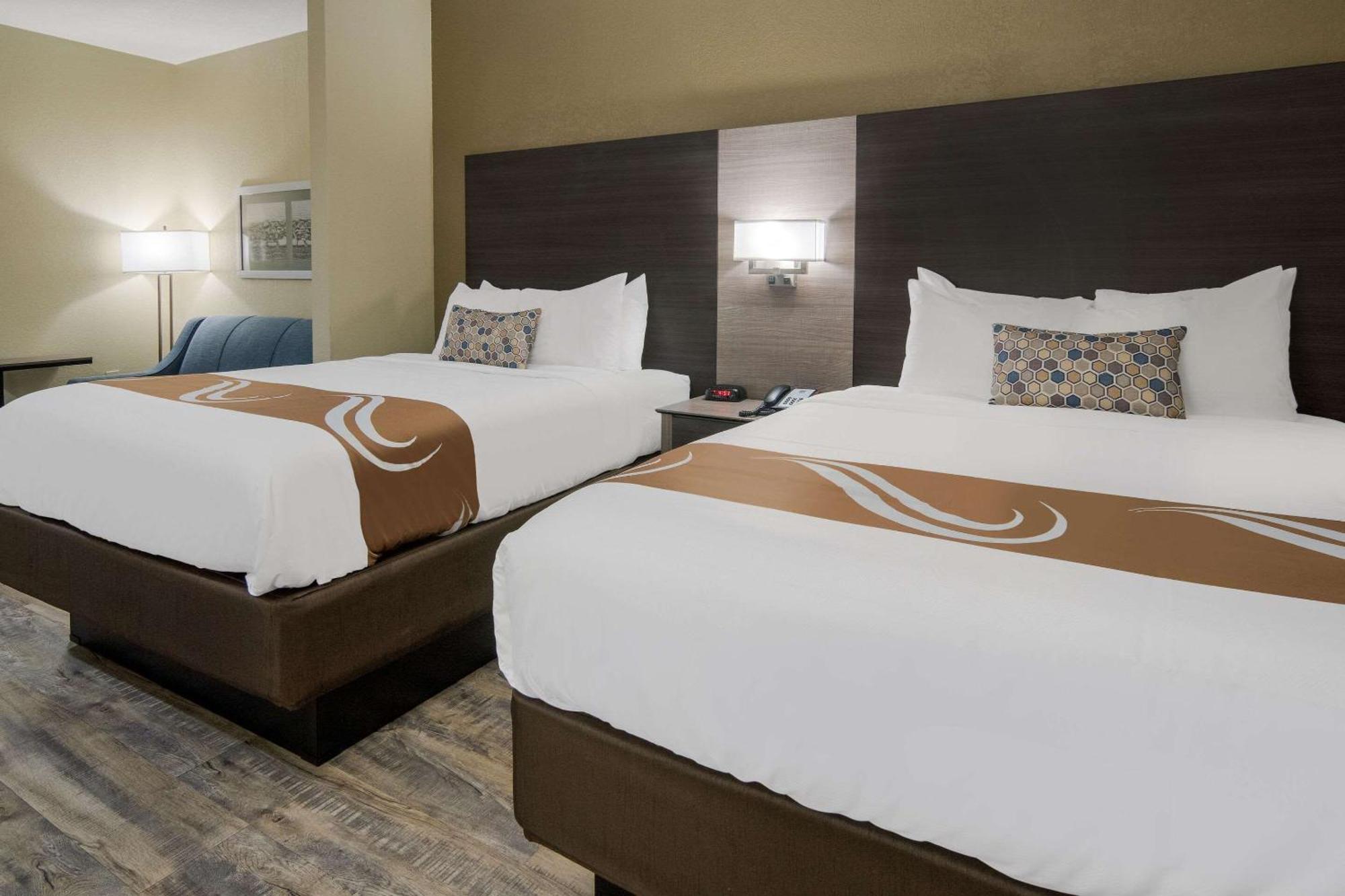 Quality Inn & Suites Roanoke - Fort Worth North Екстер'єр фото