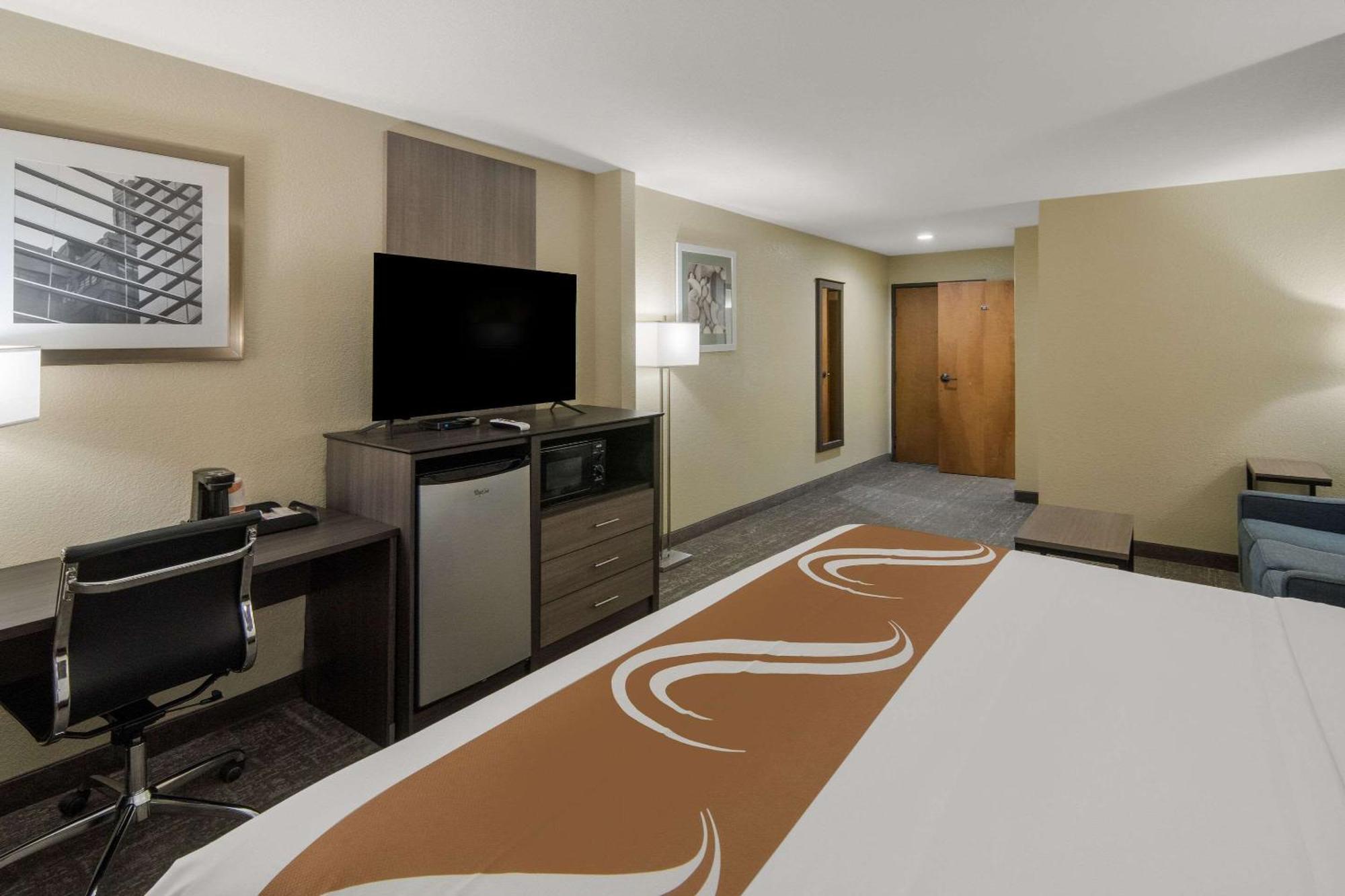 Quality Inn & Suites Roanoke - Fort Worth North Екстер'єр фото