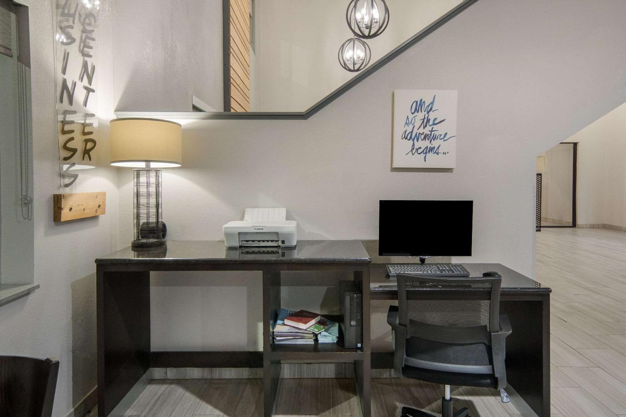 Quality Inn & Suites Roanoke - Fort Worth North Екстер'єр фото