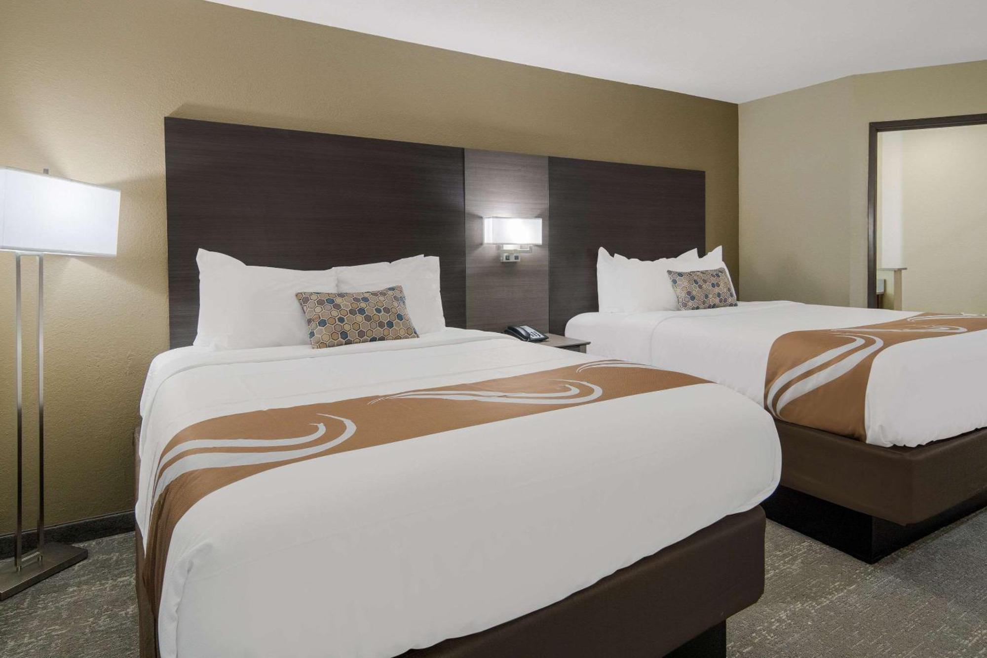 Quality Inn & Suites Roanoke - Fort Worth North Екстер'єр фото