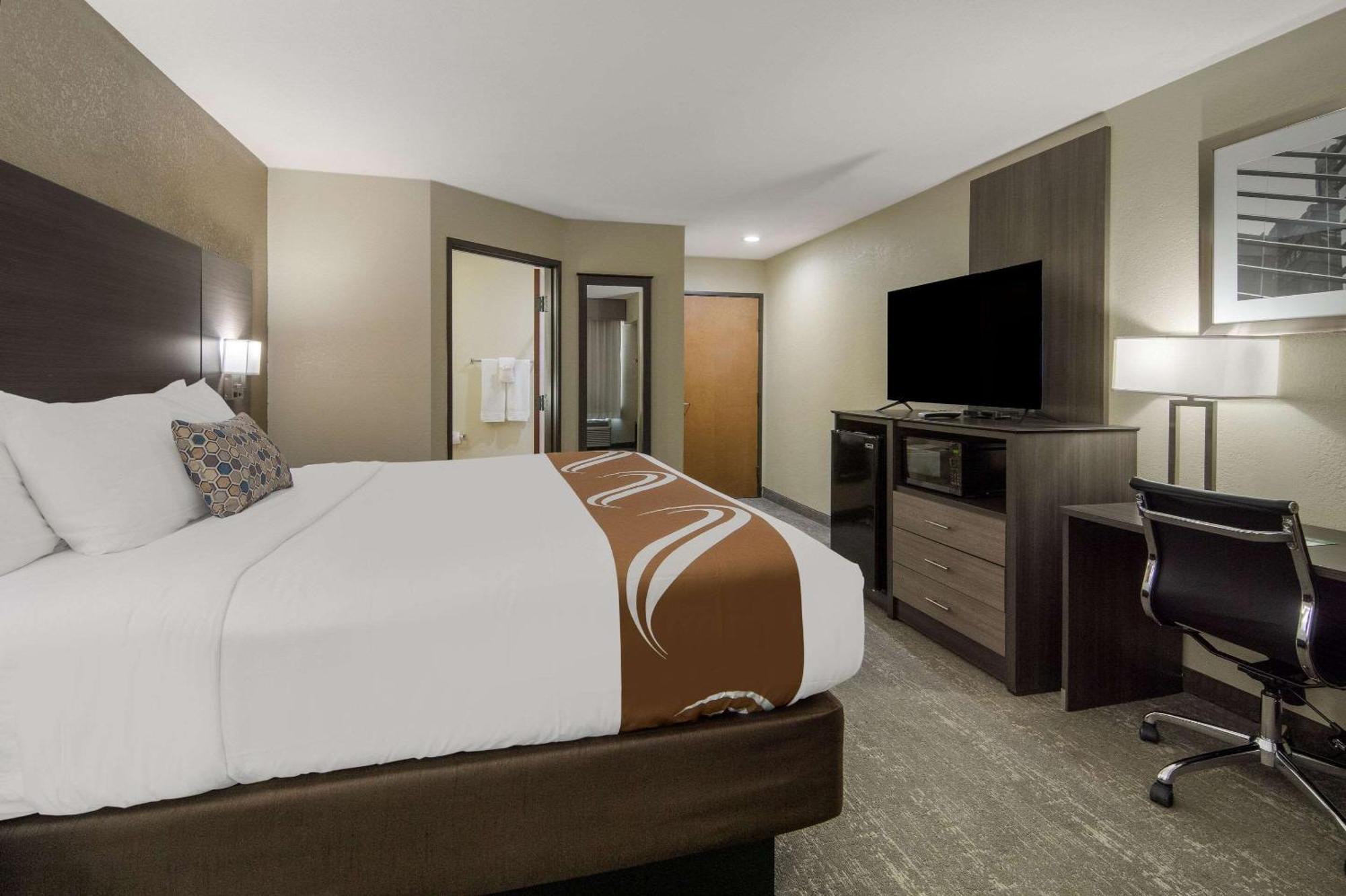 Quality Inn & Suites Roanoke - Fort Worth North Екстер'єр фото