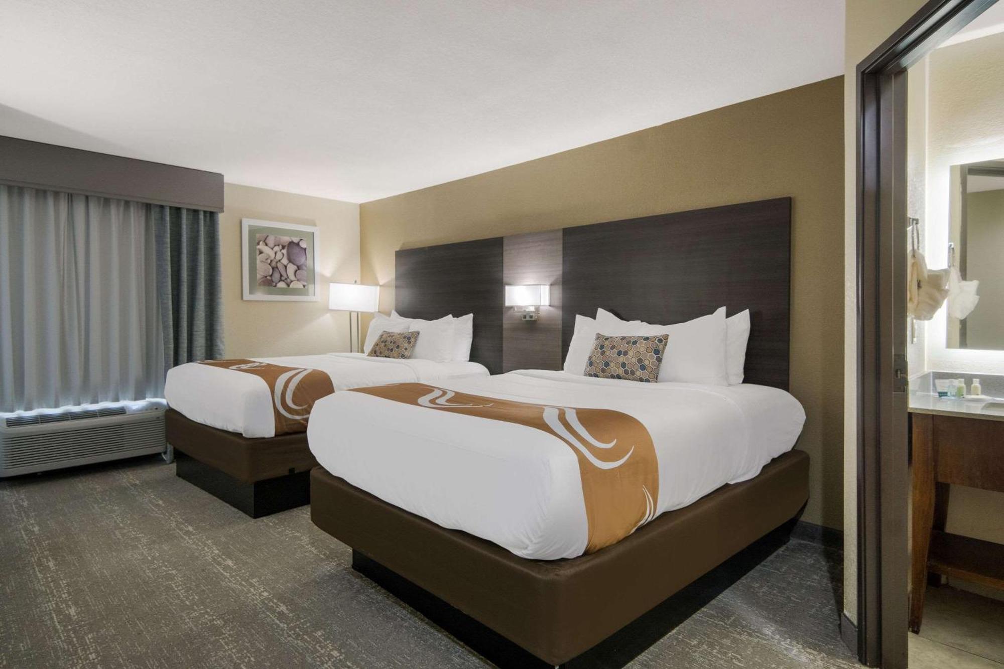 Quality Inn & Suites Roanoke - Fort Worth North Екстер'єр фото