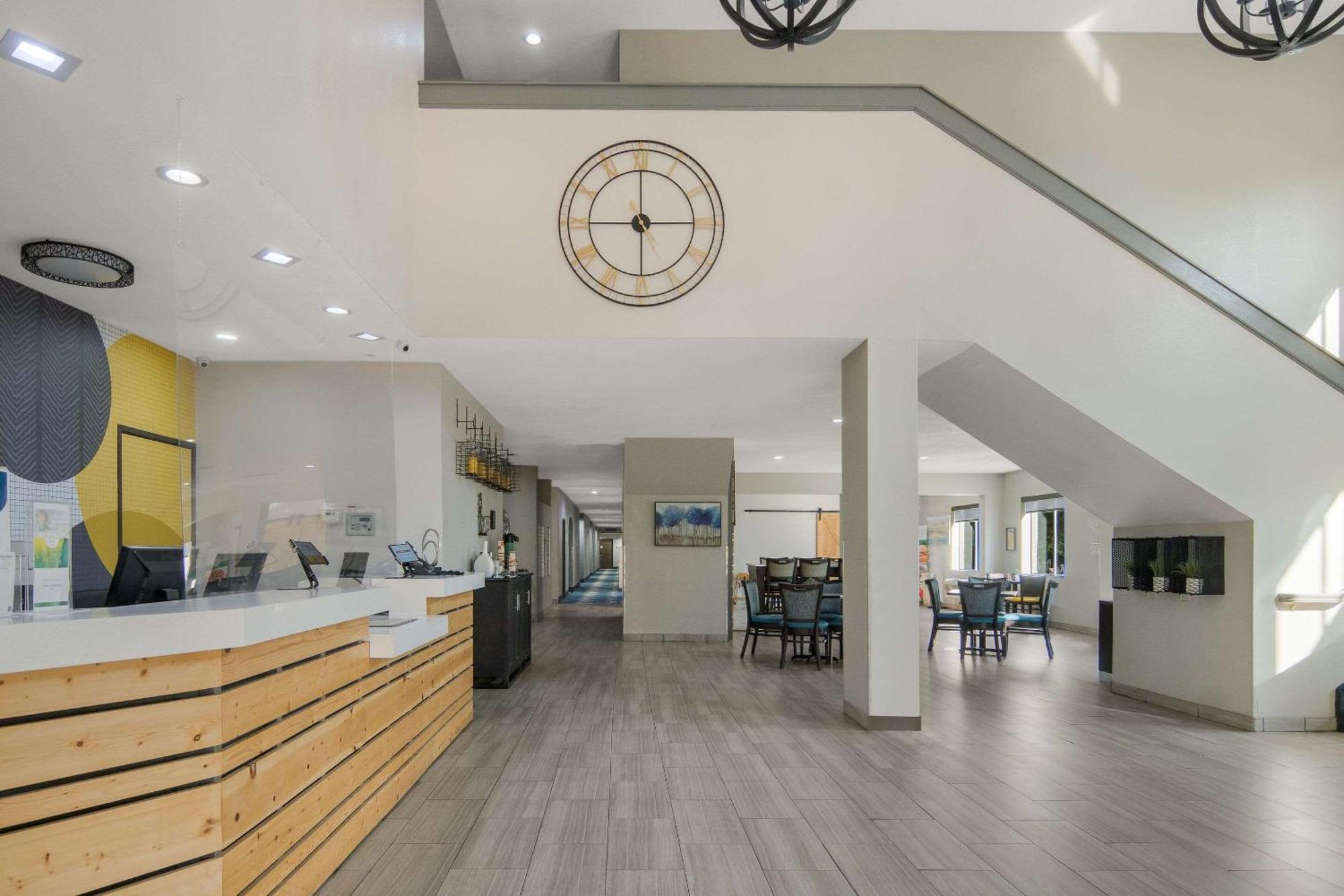 Quality Inn & Suites Roanoke - Fort Worth North Екстер'єр фото